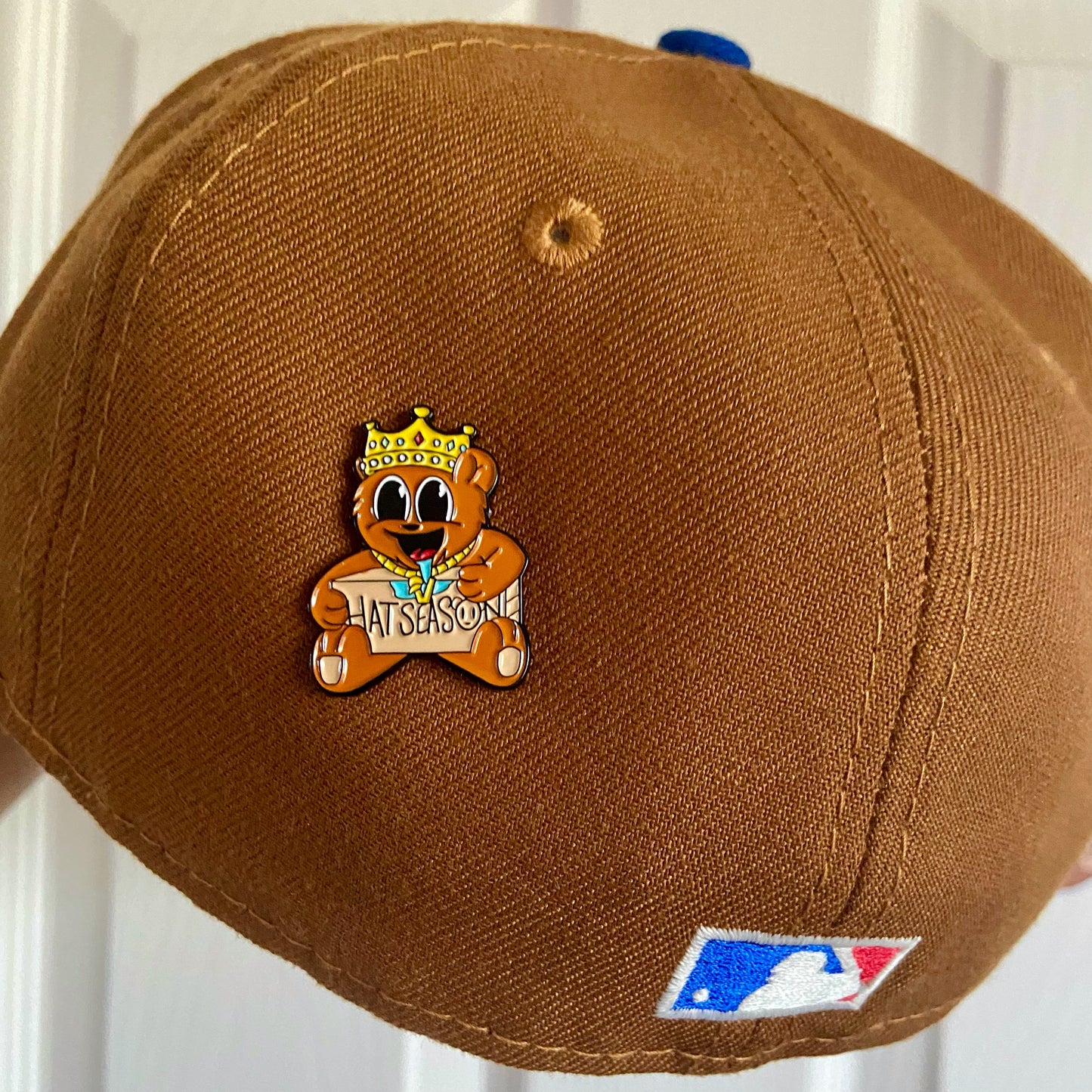 "Crown" Hat Season Pin